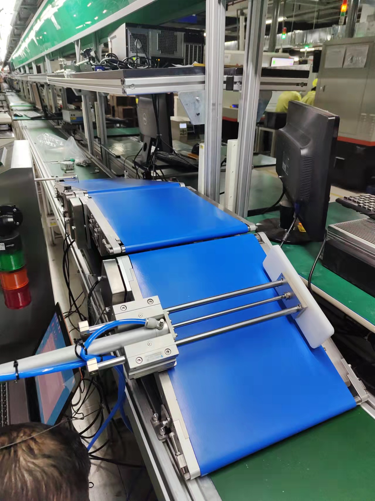 電子設備流水線加裝橋式檢重秤